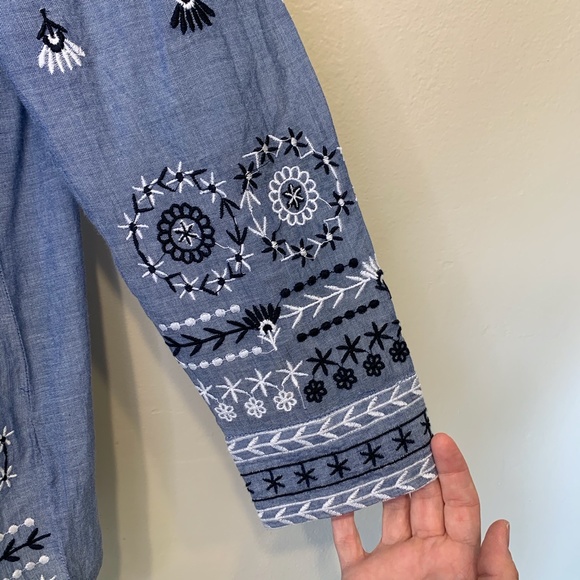 Walter Baker | NWT Floral Embroidery Button Front Popover Chambray Boho Blouse - Picture 7 of 9